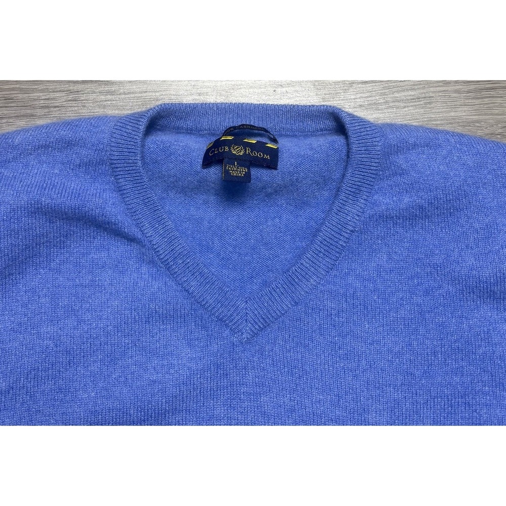 Club Room Men's Soft Cashmere V-neck Sweater Blue Size L Quiet Luxury Preppy - Picture 2 of 7